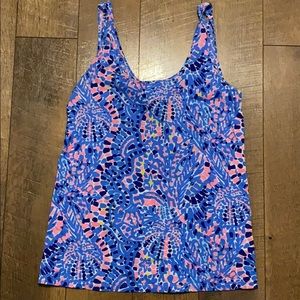 Lilly tank